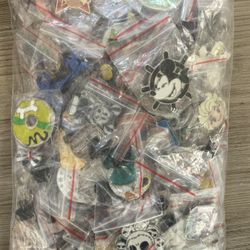 100 Tradable Disney Parks Trading Pins 