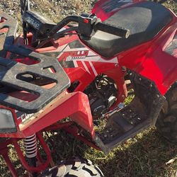 Four Wheeler Apollo Commander 