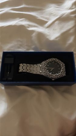 Iced thorn dial watch
