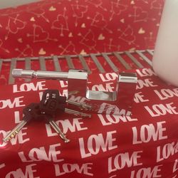 FJM padlock with four keys brand new