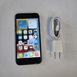 iPhone 7 - UNLOCKED - Like New 