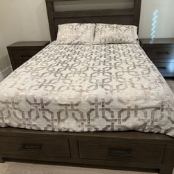 Selling Ashely’s Bedroom Set In Brand New Conditions 