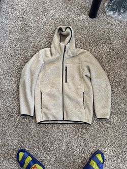 Uniqlo Fleece (size small & negotiable)