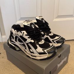 balenciaga runners