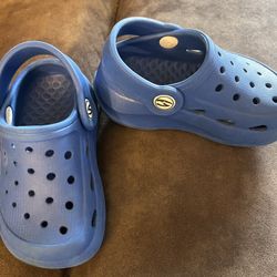 Blue Hobibear Toddler size 5c Shoes. 