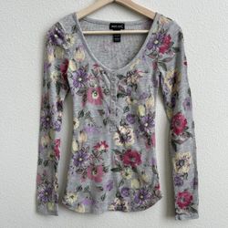 WET SEAL Bella Swan Grey Floral Thermal Scoop Neck Fitted Henley Long Sleeve Top