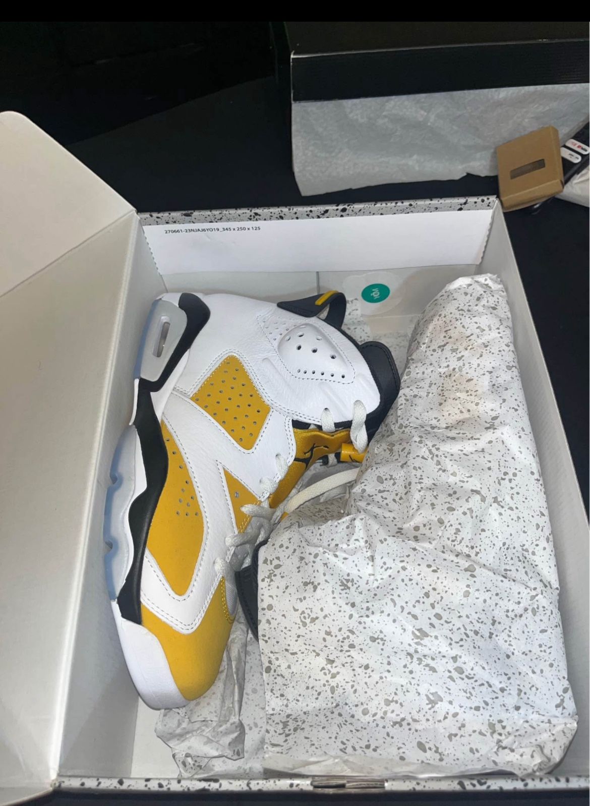 Jordan 6 Yellow Orche 8.5