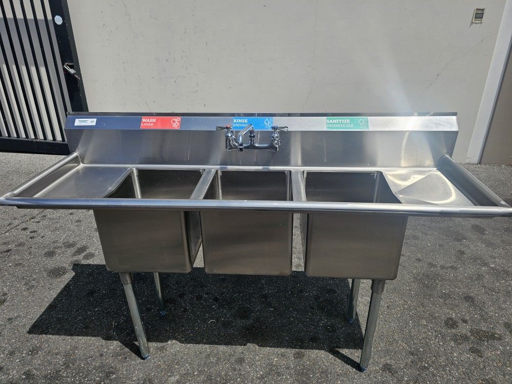 Regency 70" 16 Gauge Stainless Steel 3 Compartment Sink Galvanized Leg w/ Faucet