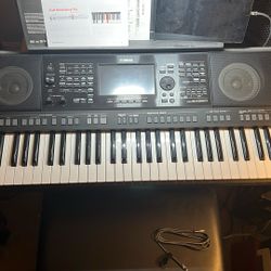 Yamaha PSR-SX920 Workstation 61 Note Keyboard