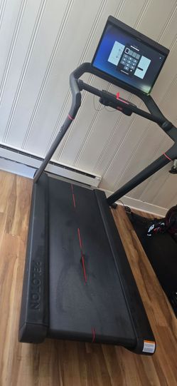 Peloton Tread