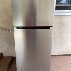 Vissani Fridge