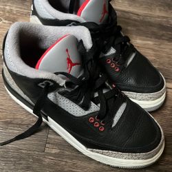 Boys Jordan’s Size 5 Youth 