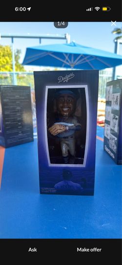 MOOKIE BETTS BOBBLE HEAD GIVEAWAY 2026