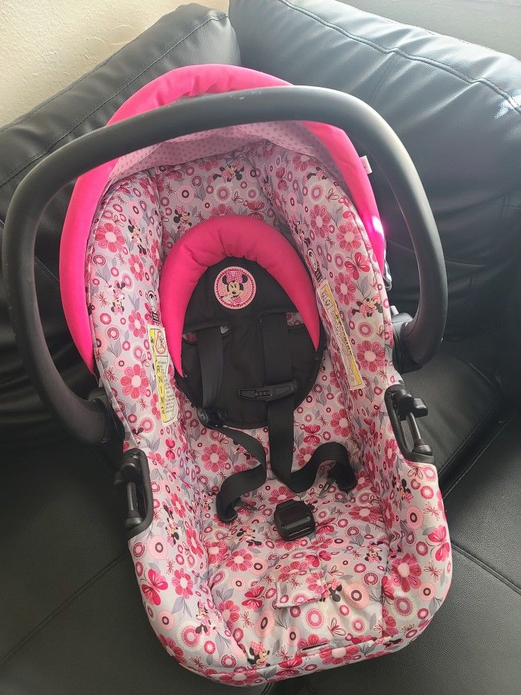 Minnie Mouse Carseat