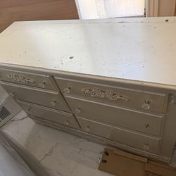 DRESSER AND MIRROR 