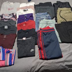 22 Pieces Of Men's Clothes Size Small