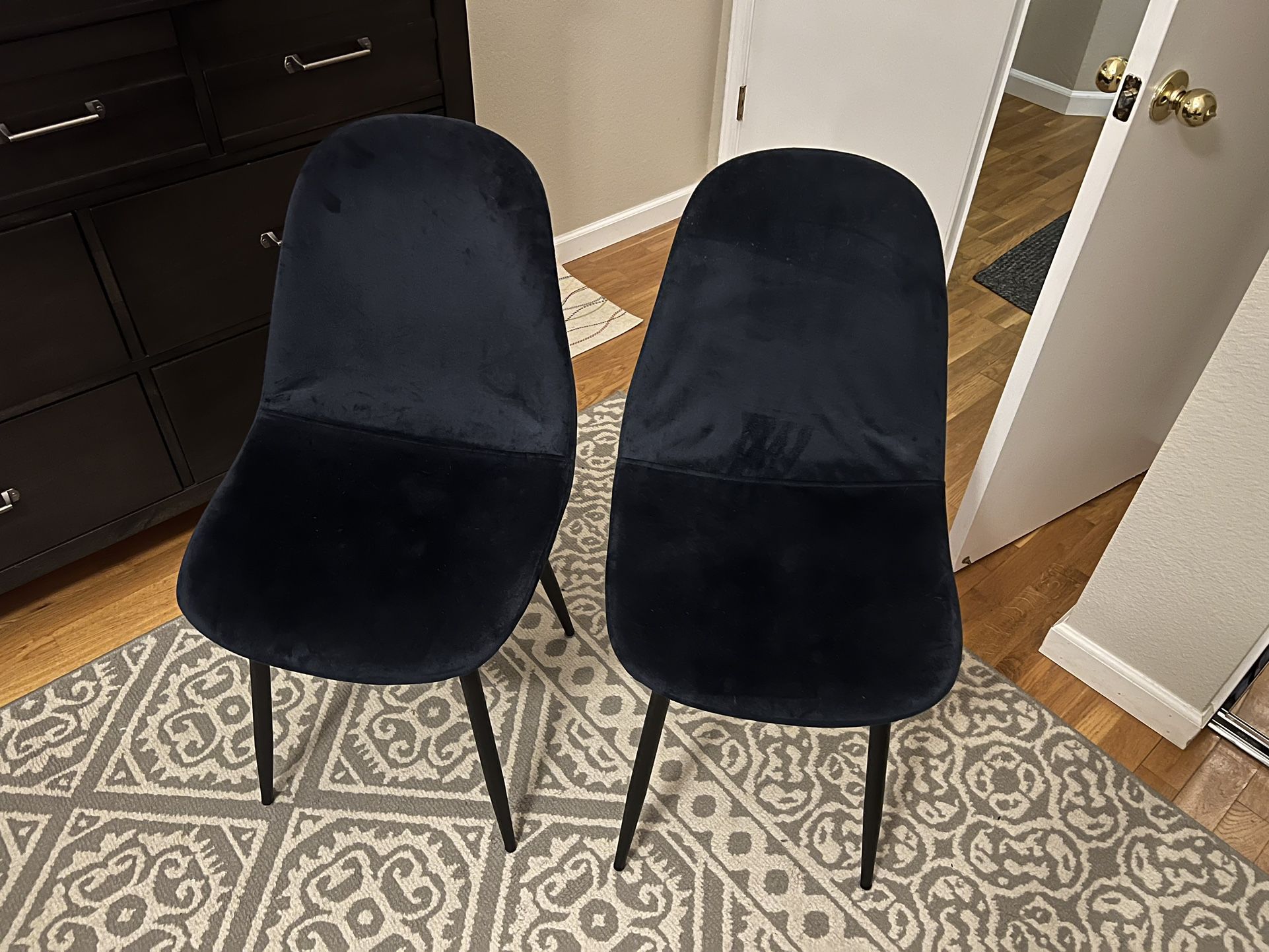 Velvet Chairs 