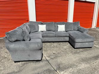 Sectional Couch (Delivery Available)