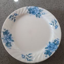 8 Piece Blue Velvet Dish Set