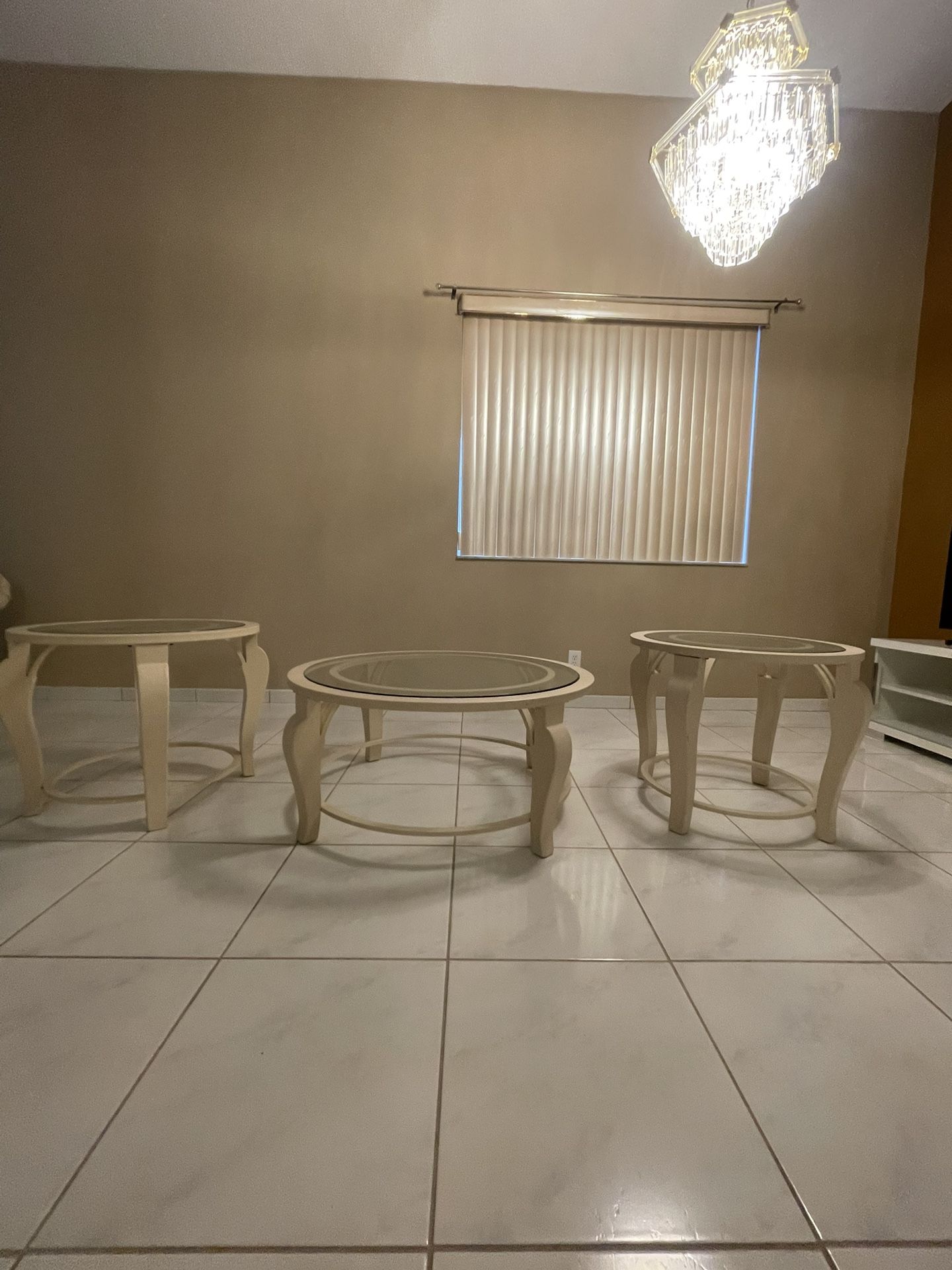 Coffee Table with 2 night Stands