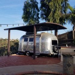 Stylishly Renovated 60's 17.5 ft Airstream – Perfect Tiny Home or Creative Studio