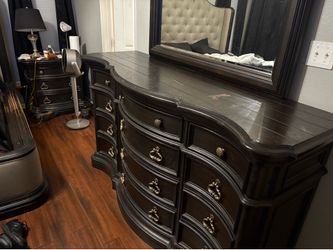 Dresser