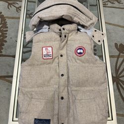 OVO x Canada Goose Freestyle Vest Sand Size Medium Plus Matching Hat