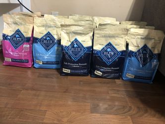 Blue buffalo adult dog food