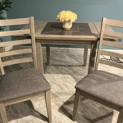 Dinette Table With 2 Chairs