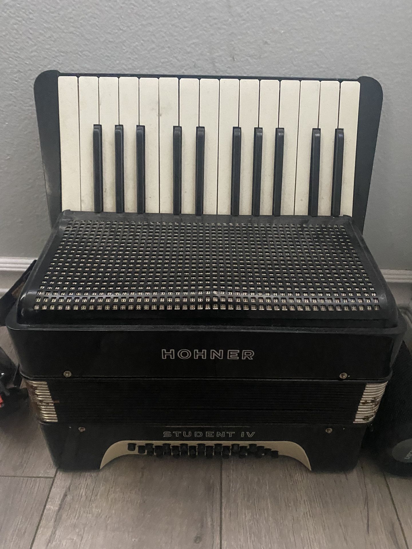 Hohner Student Iv