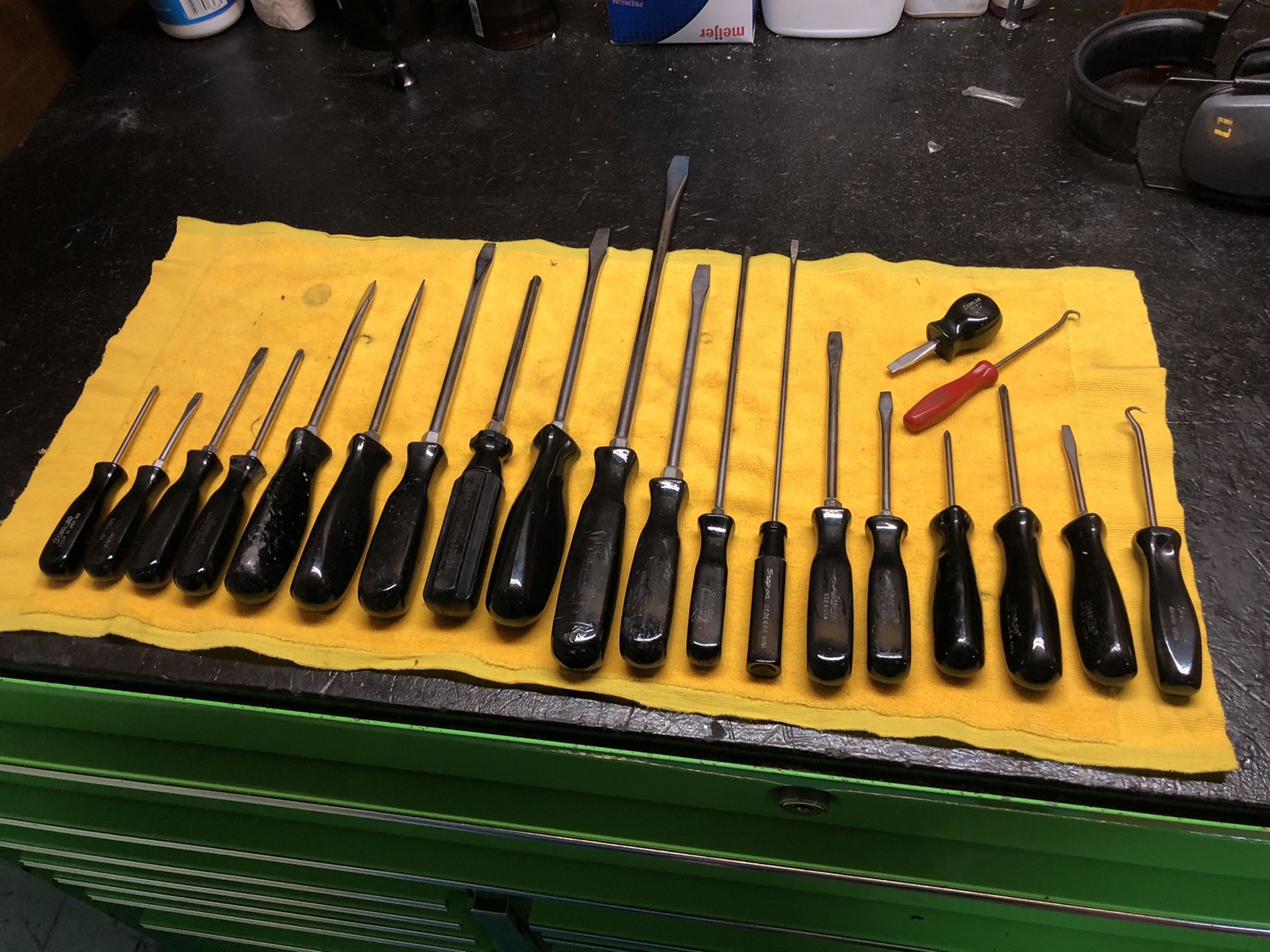 Huge lot of snap on drivers