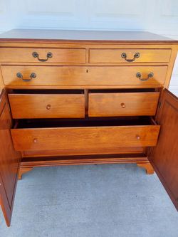 Dresser
