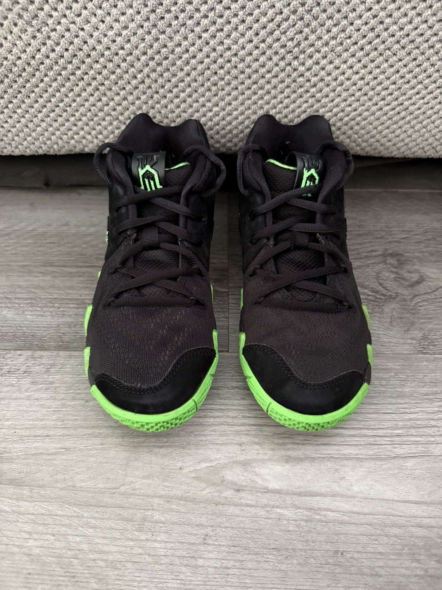 Nike Kyrie Boys Youth Shoes
