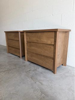 Brand New! 🔥 Two Modern Nightstands — Engineered Wood — Warm Oak Finish!
