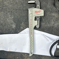 Milwaukee  10” Pipe Wrench 
