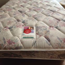 Queen mattress set