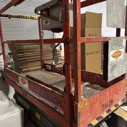 Scissor Lift $500 OBO