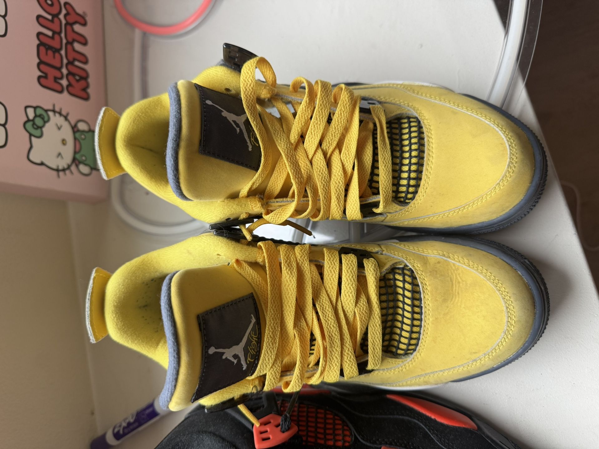 Jordan 4 Retro Lightning 