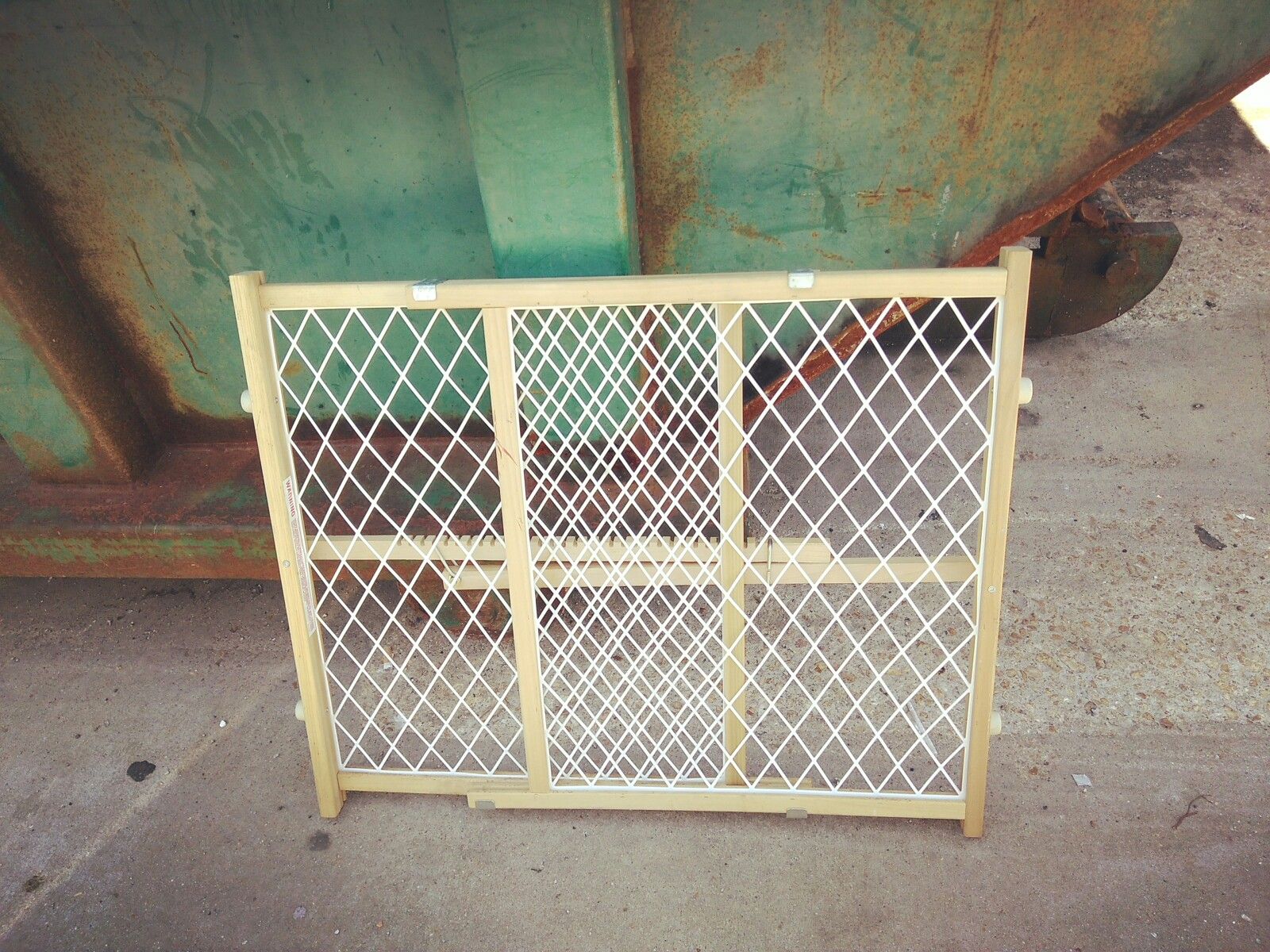 BABY GATES READ DETAILS