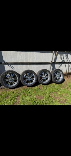 22” Ford f150 chrome wheels new tires nittos