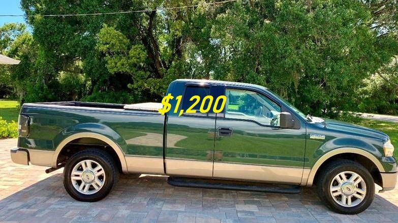 🎁$1,2OO URGENT i selling 2004 Ford F-150 Lariat 4dr truck Runs and drives great beautiful🎁