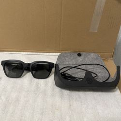 Awesome Bose Bluetooth Frames Audio Sunglasses with original Hard Case