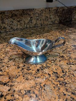 Gravy boat