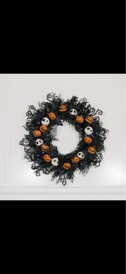 30" Disney The Nightmare Before Christmas Pre-Lit LED Wreath DISCOUNTED!!!
