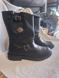 Harley Davidson boots Gary engineer