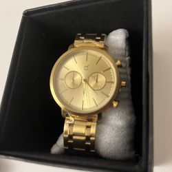 Gold Metal Watch – Classic Style