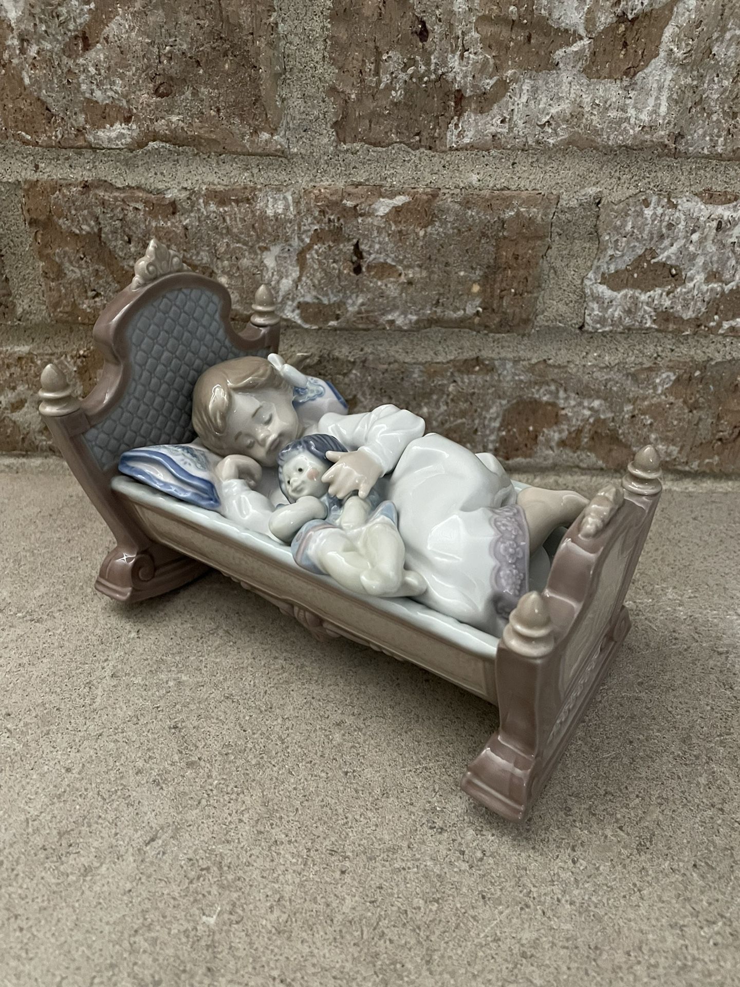 Lladro “Rock a Bye Baby” Figurine 5717