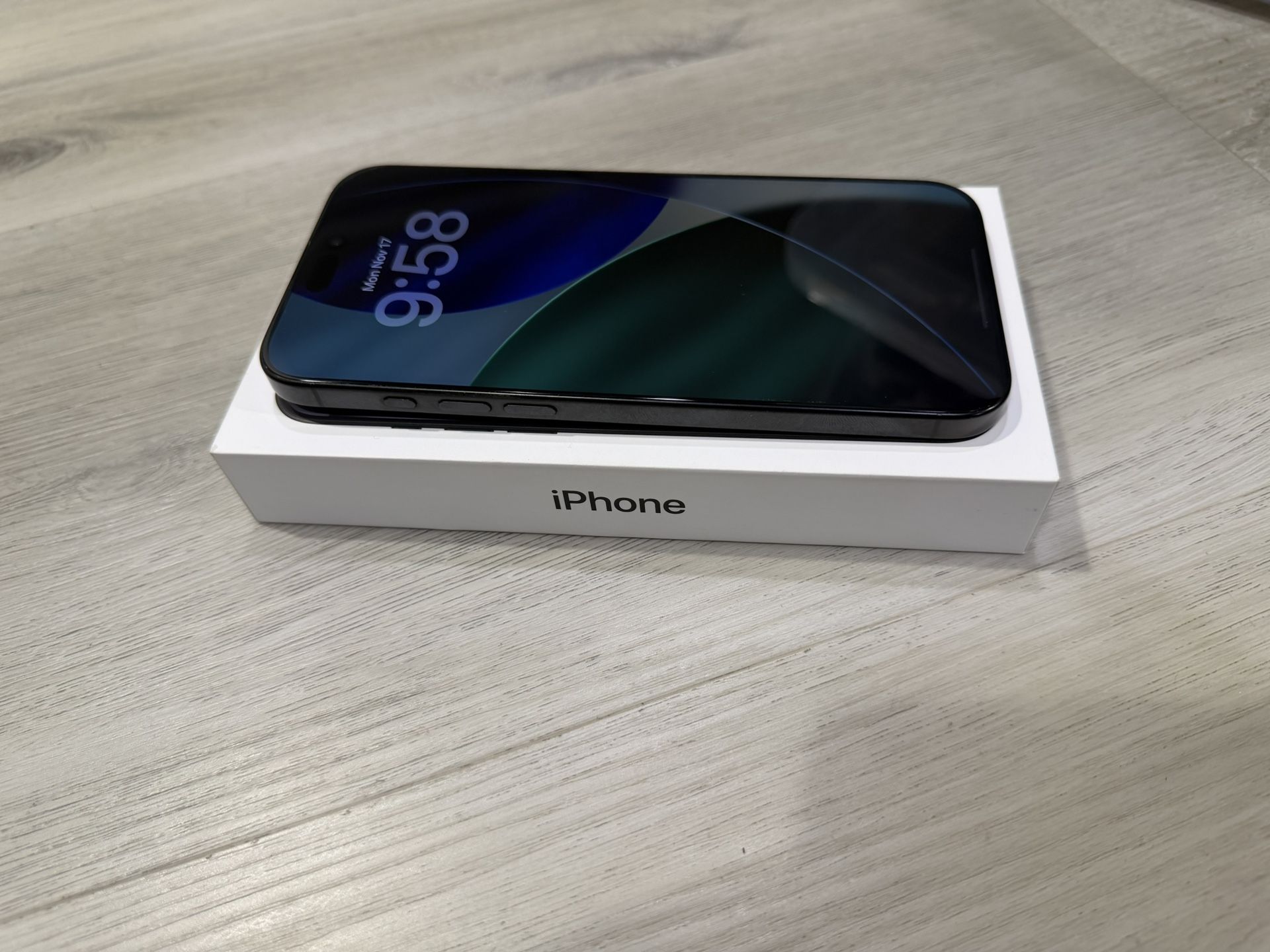 iPhone 16 Pro Max 256 Unlocked 