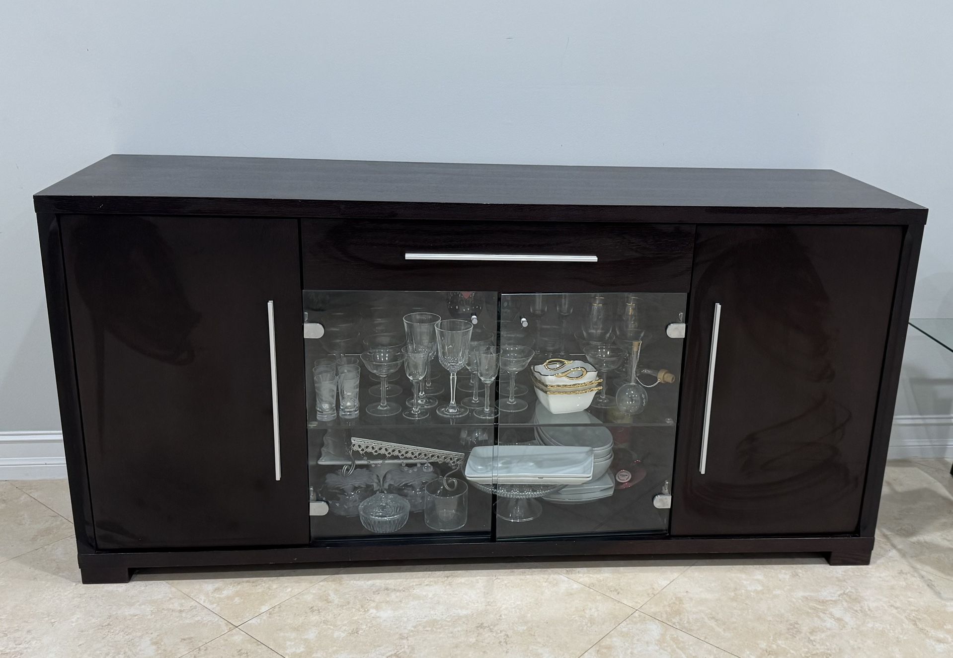 sideboard/buffet cabinet, console/sofa table, Coffee Table, Side Table