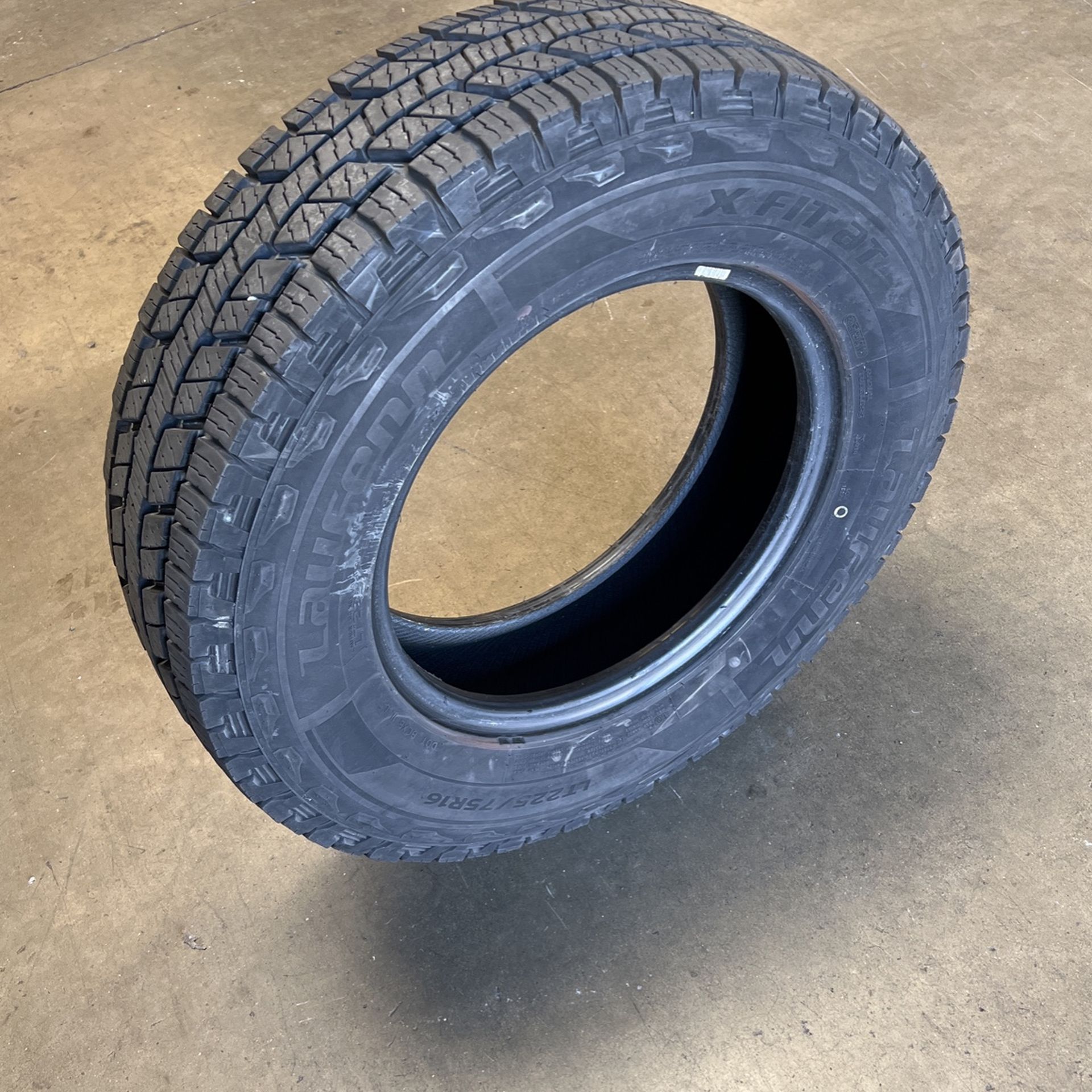 Laufenn X Fit A/t Lt 225/75r16 Tire